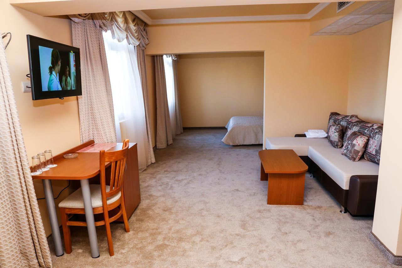Hotel Bulgaria Kyrdżali Zewnętrze zdjęcie